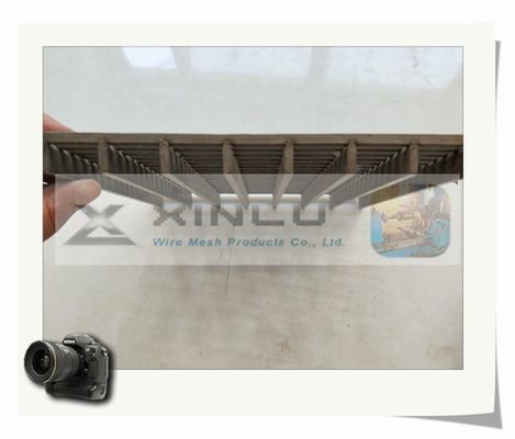 단면도 쐐기 철망 패널에 의하여 용접되는 스테인리스 1.2x2m 3x5mm